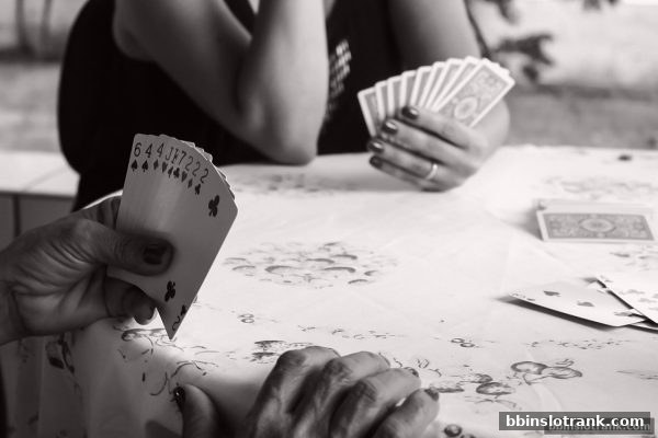 bbin电子站揭秘：斗地主起手牌致胜关键